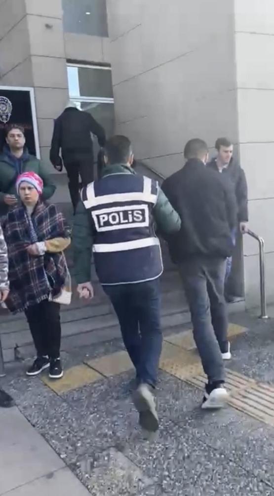 Kağıthaneden Boluya 250 km yol gidip 740 bin lira değerinde altın çalan 3 şüpheli İstanbulda yakalandı