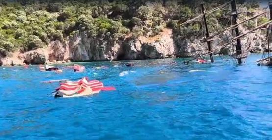 Marmaris’te tur teknesi battı, 110 yolcu tahliye edildi