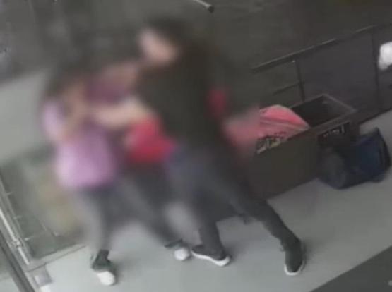 Spor salonunda kadına şiddet kamerada