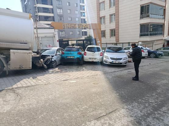 Batmanda freni boşalan tanker 8 araca çarptı