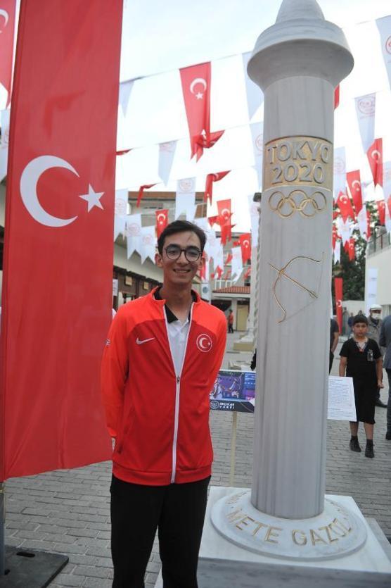 Mete Gazoz adına dikilen menzil taşı açıldı