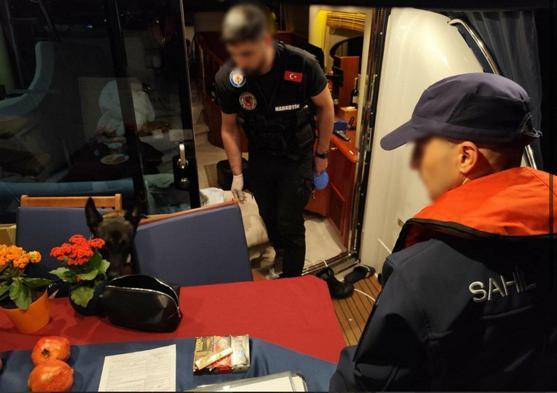 Marmaris açıklarında kaçakçılık operasyonu