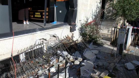 Üsküdarda İETT otobüsü börekçiye girdi: 4 yaralı