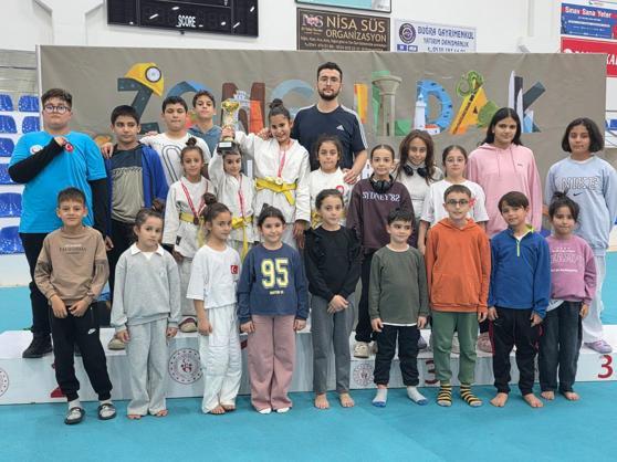 Nevşehirli sporcular, Zonguldak’tan madalya ile döndü