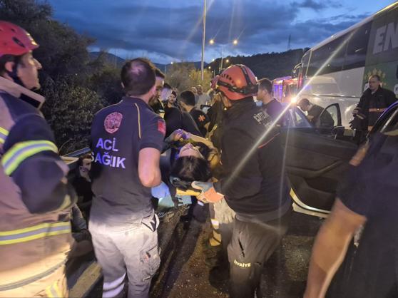 İstanbul-İzmir Otoyolunda zincirleme kaza: 11 yaralı