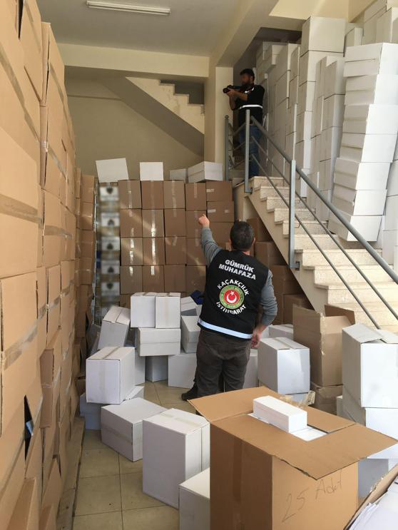 Adanada 5,5 milyon liralık kaçak makaron ele geçirildi