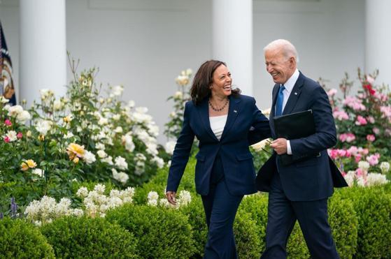 ABD Başkanı Biden, Harris’i aday gösterdi