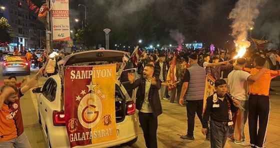 Galatasaray taraftarlarından coşkulu kutlama