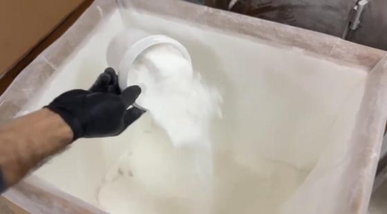 İzmirde uyuşturucu imalathanesine dönüştürülen iş yerine operasyon