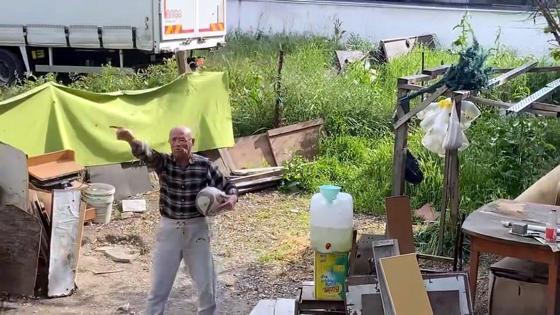 Avcılarda bahçeye kaçan topu patlattı; çocuklara küfür etti