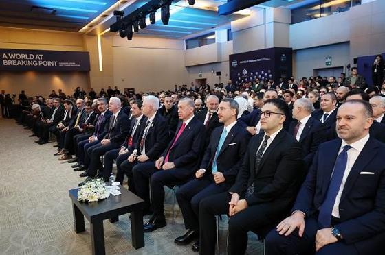 Cumhurbaşkanı Erdoğan: Bölgemizi kan deryasına çeviren bu cinnet halinin son bulmasını arzu ediyoruz