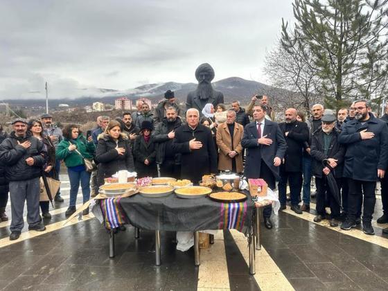 Tuncelide, avukatlardan Huzur, hukuk ve adalet istekli geleneksel yeni yıl kutlaması