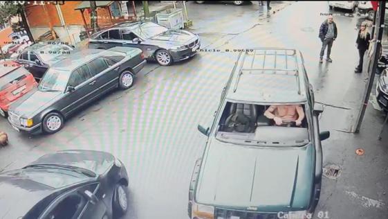 Maslak’ta eski ortağının iş yerini silahla bastı; tehdit edip soyundu