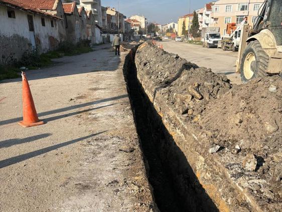 Boru döşenirken meydana gelen göçükte yaralanan 4 işçiden 1i öldü; 3 gözaltı