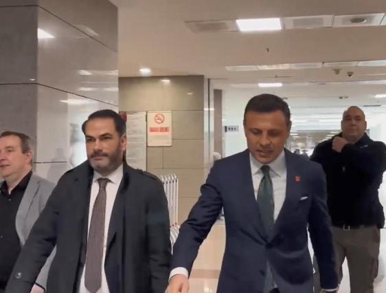 Özgür Çelikin yargılandığı Tedbiren görevden uzaklaştırma davasında duruşma 21 Kasıma ertelendi