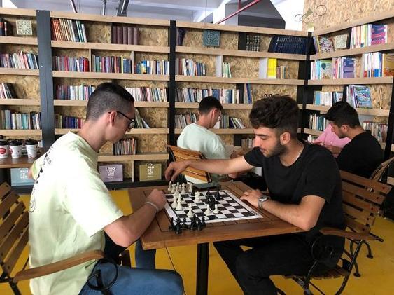 Güngörende köyiçi otoparkının bir kısmı kütüphaneye çevrildi