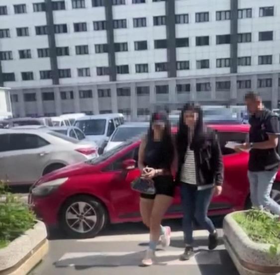 Şarkıcı Asya Alizadeye gözaltı