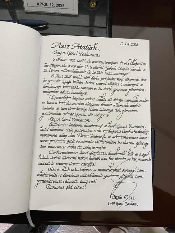 Özgür Özel, Anıtkabiri ziyaret etti