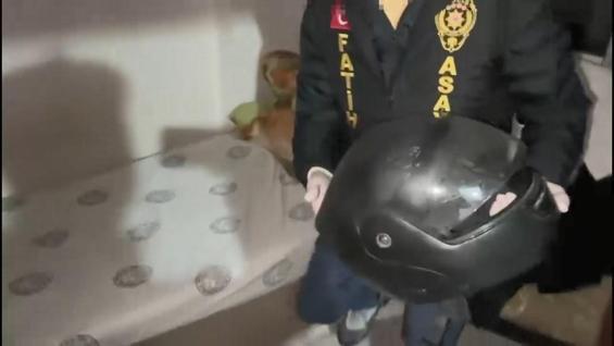 Fatihte motosikletli şüpheliler haraç istedikleri iş yerini kurşunladı