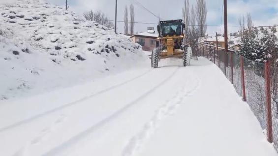 Artvinde 203 köy yolu kardan kapandı