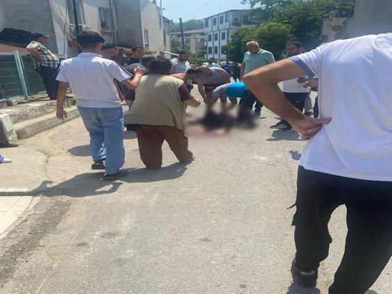 Eşini sokak ortasında bıçaklayarak öldüren şüpheli tutuklandı