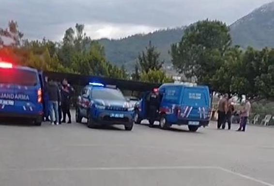 Ortaokul öğrencisi, okul müdürünü tüfekle vurdu