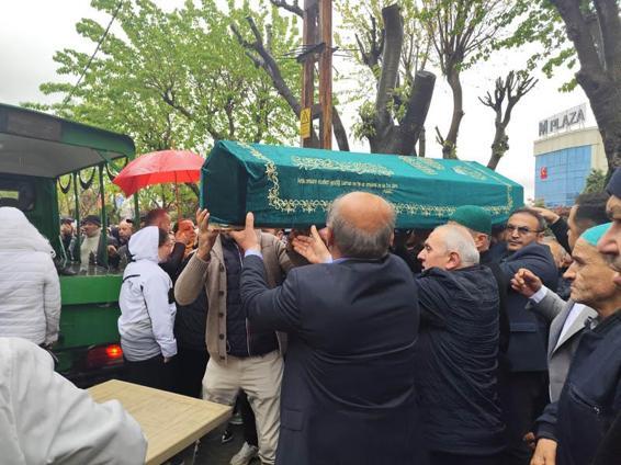 Küçükçekmecede metruk binada cesedi bulunan Fatih Aydın son yolculuğuna uğurlandı