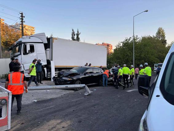 İzmirde 1 polisin şehit olduğu, 2 kişinin hayatını kaybettiği kazanın yeni görüntüleri ortaya çıktı