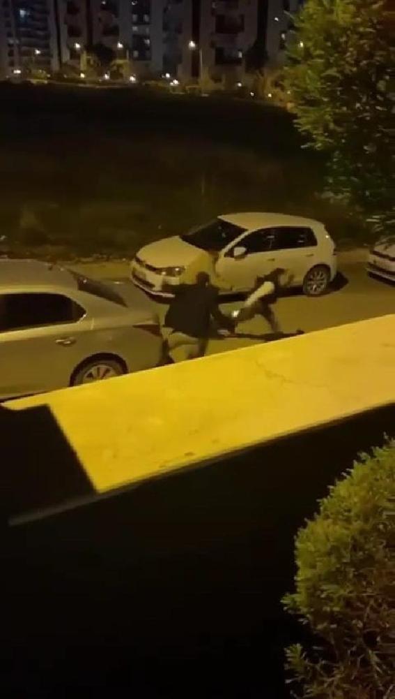 Sokak ortasındaki çatışmada 1 yaralı; o anlar kamerada