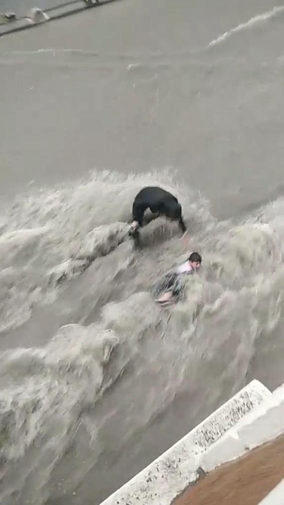 Esenyurtta yine su baskınları