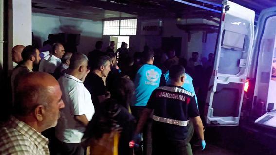 Batmanda hafif ticari araca silahlı saldırı: Anne, baba ve 2 çocuğu öldü