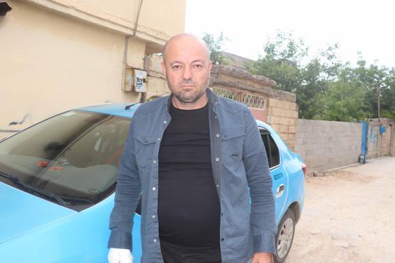 Taksi şoförünün, şüphelinin tüfeğini almaya çalıştığı anlar araç içi kamerasında
