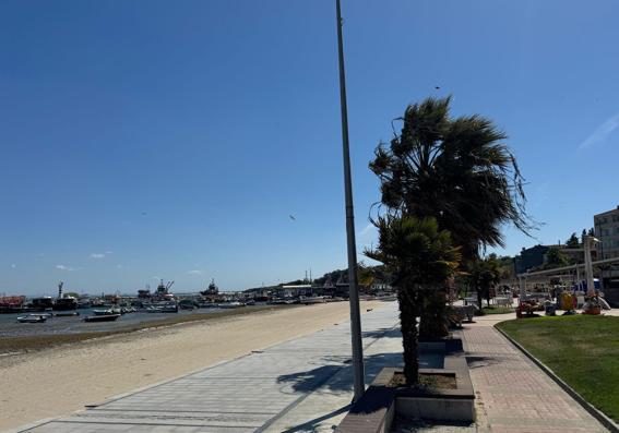 Tekirdağda fırtına; eğitim uçuşları iptal edildi, balıkçılar denize açılamadı