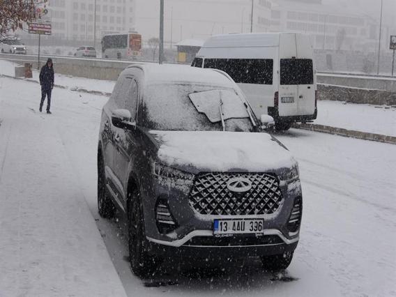 Bitlis merkez ve Güroymak ilçesinde köy okulları ve taşımalı eğitime kar tatili