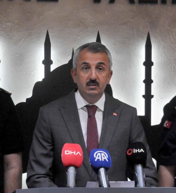 Edirnede anız yangını; kara yolu kapatıldı