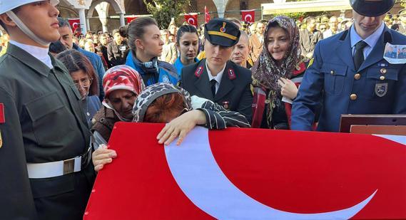 Şehitler memleketlerinde son yolculuğuna uğurlandı
