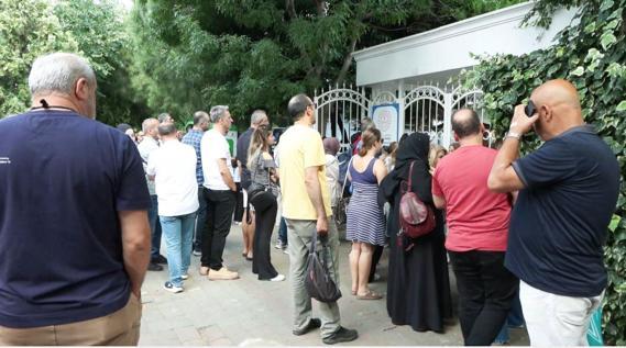 LGS sona erdi; veliler çocuklarını alkışlarla karşıladı