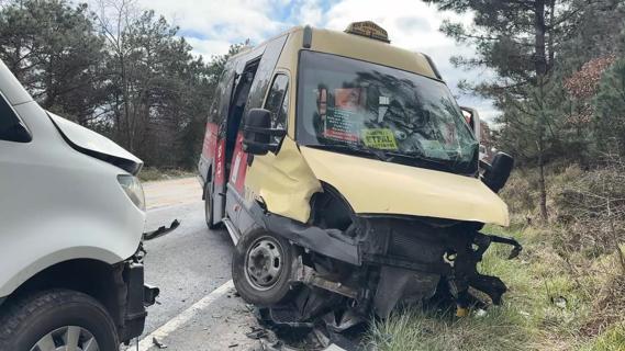 Sarıyer’de sollama yapan taksiyle yolcu minibüsü çarpıştı: 1 ölü 4 yaralı