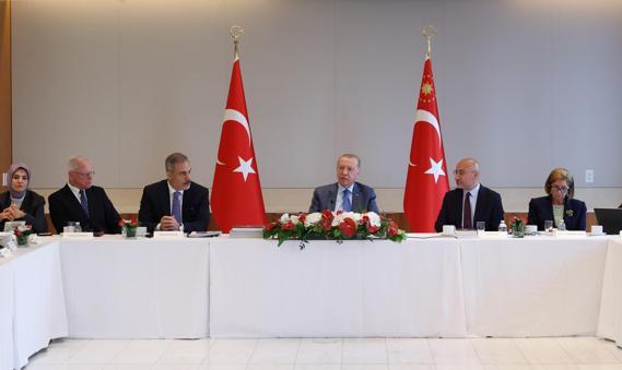 Cumhurbaşkanı Erdoğan, TURKEN Foundationın yurt binasını ziyaret etti