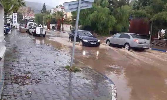 İzmirde sağanak etkili oldu; 1 kişi kayıp