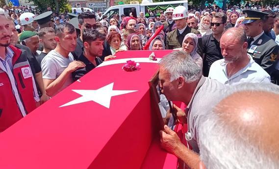 Pençe-Kilit Harekatı şehitleri toprağa veriliyor