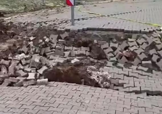 Nemrut Dağı yoluna heyelan