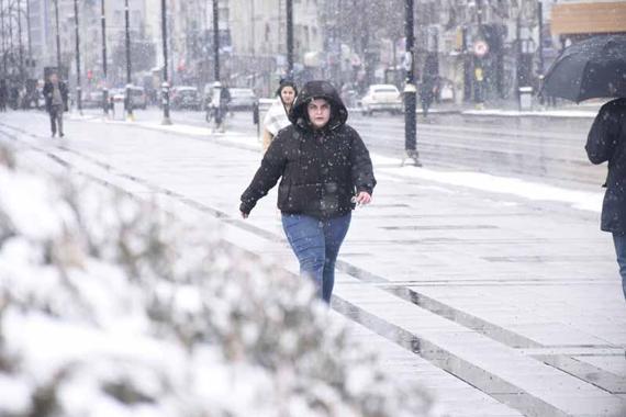 Sivasta kar yağışı; 33 yerleşim yerinin yolu kapandı