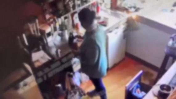 Beyoğlunda kafede zehirlenme şüphesi: 2 gözaltı