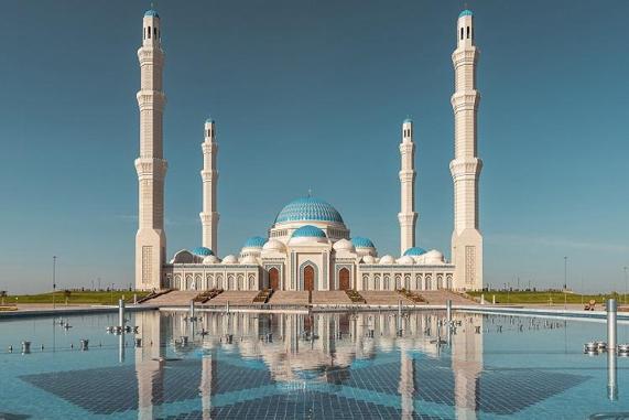 Guinness’e aday Nur Sultan Büyük Camii açıldı