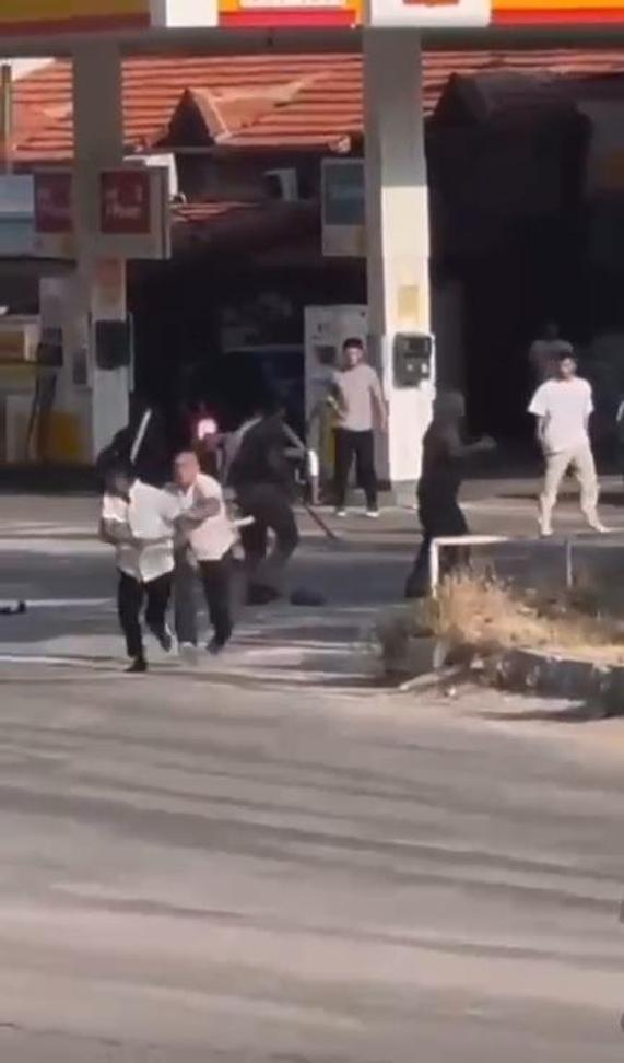 Mersinde sopalı kavga kamerada