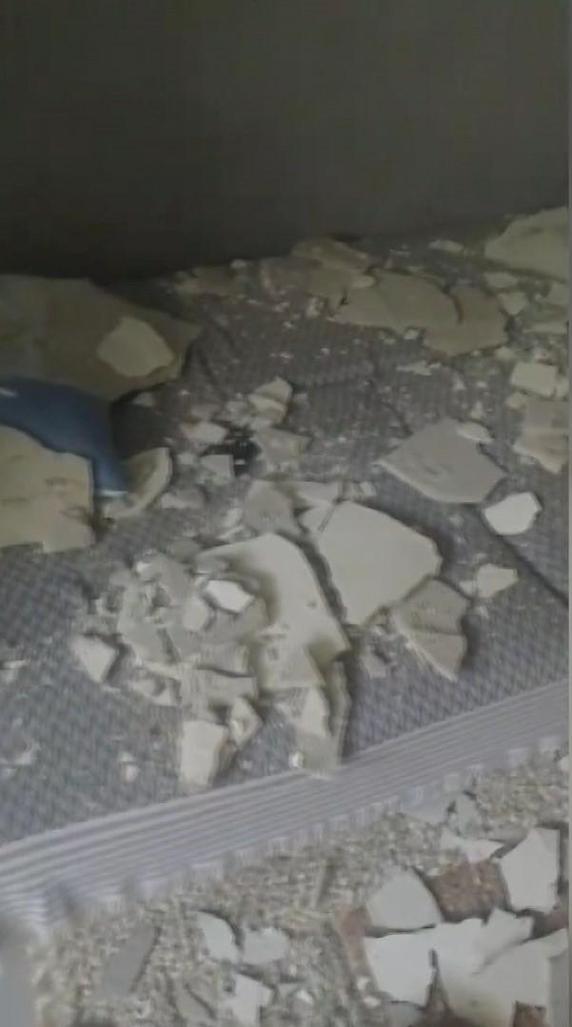 Sultangazide evin tavanı oyun oynayan çocuğun üzerine çöktü; iki gün sonra su bastı