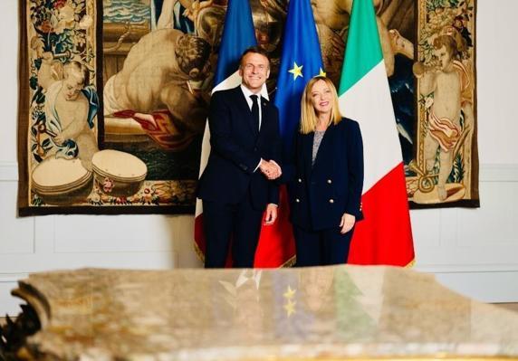 Meloni ve Macron, İtalyada bir araya geldi
