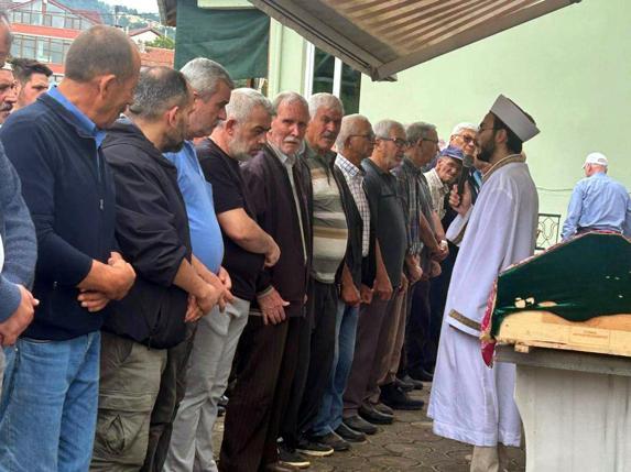 Eski eşini öldürüp, kızını yaralayan şüpheli yaşamına son verdi