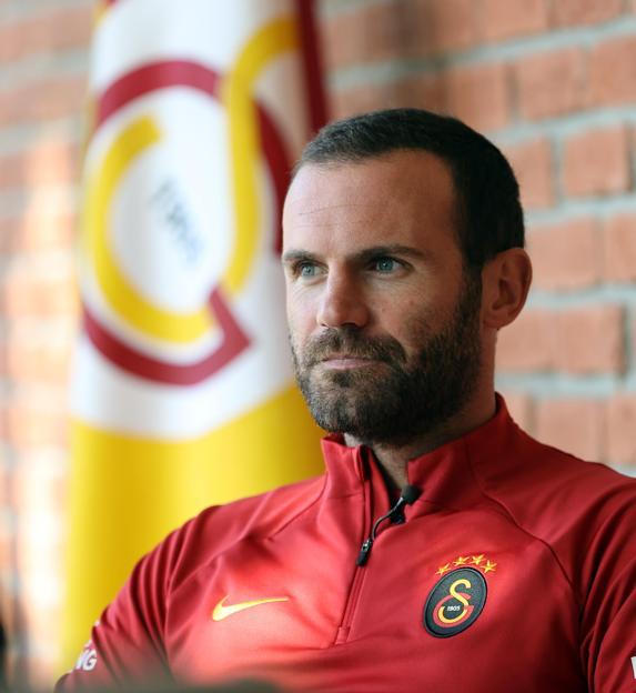 Juan Mata: Şampiyon olduğumuzda taraftarlarımızla kutlama yapmak, şu an en çok istediğim şey